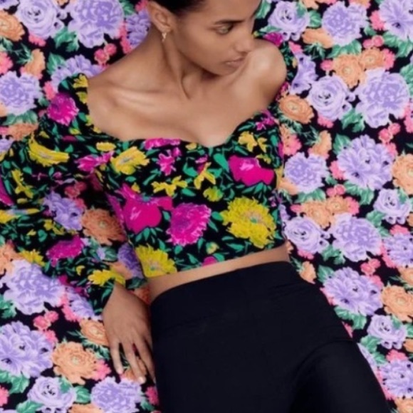 Super cute Zara floral belly shirt - Picture 2 of 7